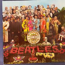 Tumnagel för auktion "The Beatles ”Sergent Peppers lonely hearts club band""