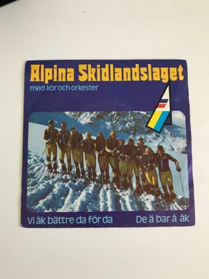 Tumnagel för auktion "Alpina skidlandslaget De ä bar å åk vinyl singel Ingemar Stenmark 1976"