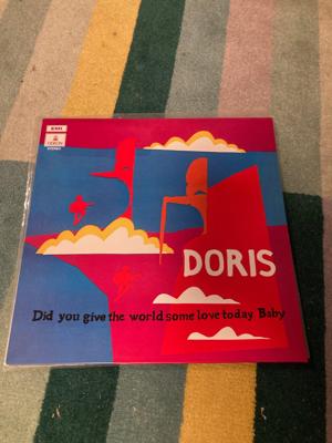 Tumnagel för auktion "Doris - Did you give the world some love today Baby"
