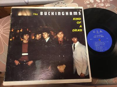 Tumnagel för auktion "LP THE BUCKINGHAMS! "KIND OF A DRAG" ORIG USA 107 US!-67! VG++/VG+ RARE"