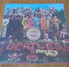 Tumnagel för auktion "The Beatles: Sgt Peppers Lonely Hearts Club Band (incl. paper cutout)"