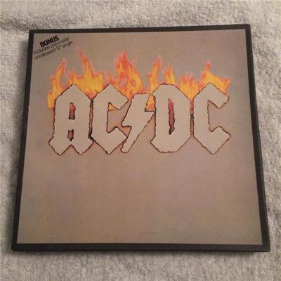 Tumnagel för auktion "AC / DC Australia Box _ 6 Australia only LP plus 1 12" Maxi _ Nyskick!"