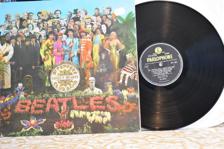 Tumnagel för auktion "THE BEATLES - SGT PEPPERS LONELY HEARTS CLUB BAND UK 1967 YELLOW LABEL RARE"