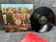 Tumnagel för auktion "The Beatles - Sgt. Pepper's Lonely Hearts Club Band UK Mono PMC 7027"