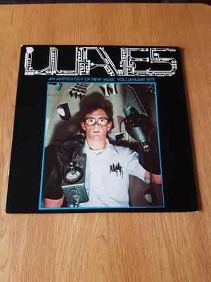 Tumnagel för auktion "V/A - Waves - An anthology of new music 1979 - Bomp records LP"