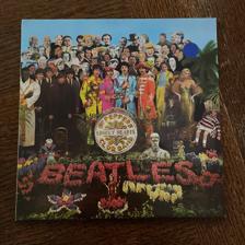 Tumnagel för auktion "BEATLES-Sgt Peppers Lonely Hearts Club Band  (LP, 1967, NL)  RE 79?"