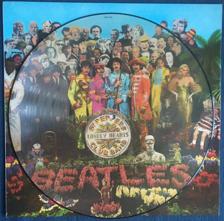 Tumnagel för auktion "The Beatles – Sgt. Pepper's Lonely Hearts, Pic Disc, UK-79 orig!! KANON-EX!!"