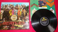 Tumnagel för auktion "The Beatles "Sgt. peppers lonely hearts club band" LP"