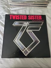 Tumnagel för auktion "Twisted Sister: You can't stop Rock n Roll ( USA 83 )"