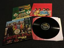 Tumnagel för auktion "LP BEATLES SGT PEPPER'S LONELY HEARTS CLUB B 2012 REMASTERED PARLOPHONE STEREO"