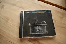 Tumnagel för auktion "Blue Oyster Cult Workshop of the Telescopes 2 CD hard rock progg"