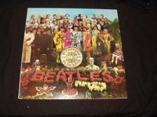 Tumnagel för auktion ".._ THE BEATLES ' Sgt Peppers Lonely Hearts Club'"