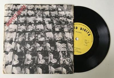 Tumnagel för auktion "Stiff Little Fingers ”Suspect Device” DIY RARE 1978 Debuten Gul Label RD Records"