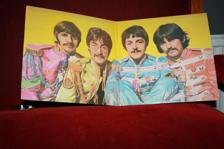 Tumnagel för auktion "Beatles Sgt Peppers Lonely Hearts Club Band LP"