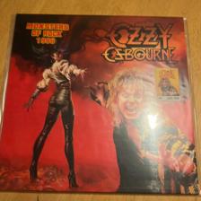 Tumnagel för auktion "Ozzy Osbourne - Monsters Of Rock 1986 röd vinyl limited edition"