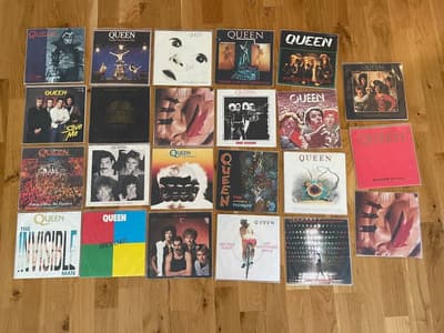 Tumnagel för auktion "Queen 23st 7" 45 RPM singlar"