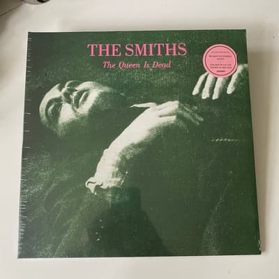 Tumnagel för auktion "The Smiths - The Queen is Dead, NY INPLASTAD LP"