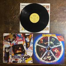 Tumnagel för auktion "MARILLION - Real To Reel 1984. Originalinner! ”Hype Sticker” Prog-rock LP"