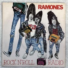 Tumnagel för auktion "RAMONES rock n roll radio 7" -79 UK SIRE SIR 4037"