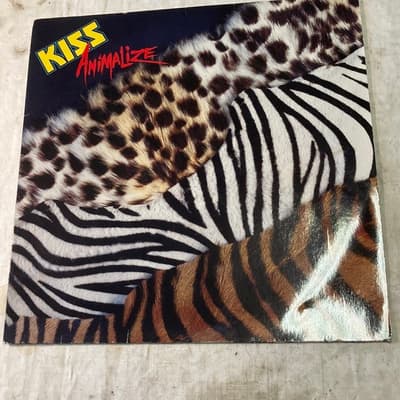 Tumnagel för auktion "Kiss Animalize"