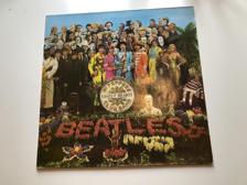 Tumnagel för auktion "THE BEATLES • Sgt. Peppers lonely hearts club band - Vinyl"