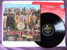 Tumnagel för auktion "The Beatles LP. Sgt. Peppers lonely hearts club band."