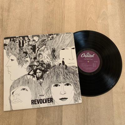 Tumnagel för auktion "The Beatles - Revolver - SW 2576 - Canada"