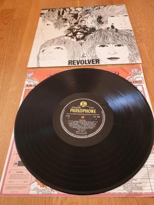 Tumnagel för auktion "The Beatles   - Revolver   ( Uk 1966 ) "