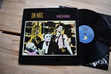 Tumnagel för auktion "Tom Waits Swordfishtrombones LP pop rock Island"