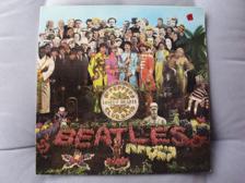 Tumnagel för auktion "BEATLES - Sgt PEPPERS LONELY HEARTS CLUB BAND   Parlophone LP  1967"