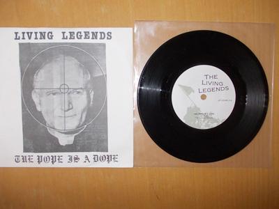 Tumnagel för auktion "Living Legends 7”; UK Anarcho DIY Punk – ”The Pope is a Dope”"