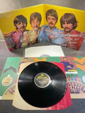 Tumnagel för auktion "Vinyl! Beatles - ?Sgt. Pepper's Lonely Hearts Club Band! Inkl klipp! Originalp"