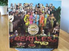 Tumnagel för auktion "LP: THE BEATLES: &quot; SGT. PEPPER'S LONELY HEARTS CLUB BAND &quot; "