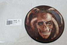 Tumnagel för auktion "7" Pic - Six Feet Under - Bringer Of Blood M(NM), Ospelad. Cannibal Corpse"
