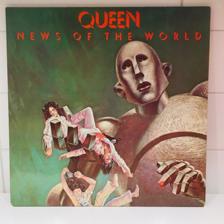 Tumnagel för auktion "LP *** glam rock *** QUEEN - NEWS OF THE WORLD Gatefold EX-/EX"