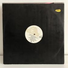 Tumnagel för auktion "Level 42 - Lessons in Love / Something About You 12” 1986 (UK-press)"