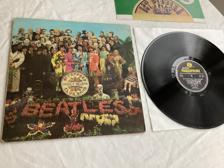 Tumnagel för auktion "The Beatles - SGT PEPPER'S LONELY HEARTS CLUB Mono"