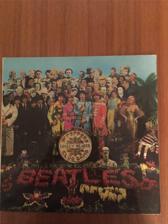 Tumnagel för auktion "BEATLES  SGT PEPPER´S LONELY HEARTS CLUB BAND  UK  LP"