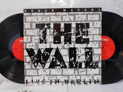 Tumnagel för auktion "ROGER WATERS - THE WALL - LIVE IN BERLIN - 2-LP - V/A"