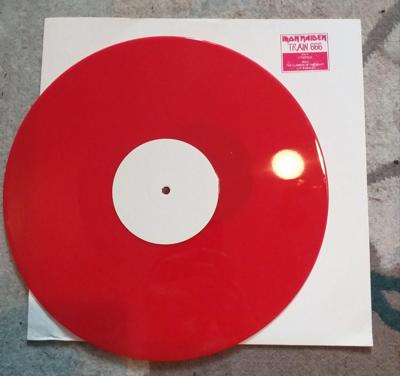 Tumnagel för auktion "Iron Maiden - Train 666, Limiterad röd vinyl"