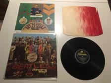 Tumnagel för auktion "The Beatles - Sgt Peppers Lonely Hearts Club Band originalinner insert rare"