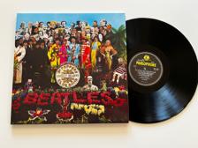 Tumnagel för auktion "The Beatles - St. Peppers Lonely Hearts Club Band LP"