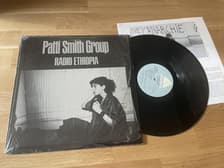 Tumnagel för auktion "PATTI SMITH radio ethiopia SHRINK US PRESS ARISTA GARAGE ROCK PUNK 1976 LP"