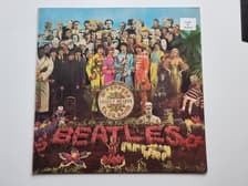 Tumnagel för auktion "The Beatles - Sgt. Pepper's Lonely Hearts Club Band - UK/FR 73"