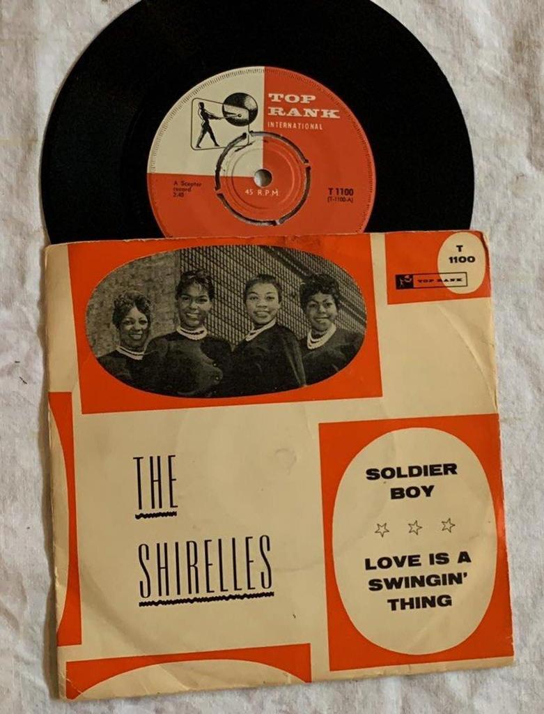 THE SHIRELLES Soldier boy Vinylkoll