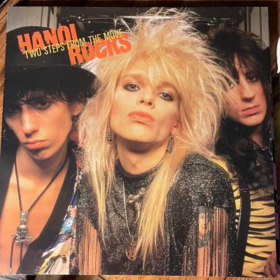 Tumnagel för auktion "LP Hanoi Rocks - Two Steps From The Move"