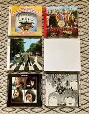 Tumnagel för auktion "The Beatles - Magical Mystery Tour, Sgt. Pepper's Lonely Hearts Club Band,"