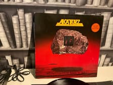 Tumnagel för auktion "ALCATRAZZ No Parole From Rock ’N’ Roll vinyl LP."