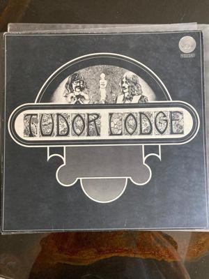 Tumnagel för auktion "Tudor Lodge LP"