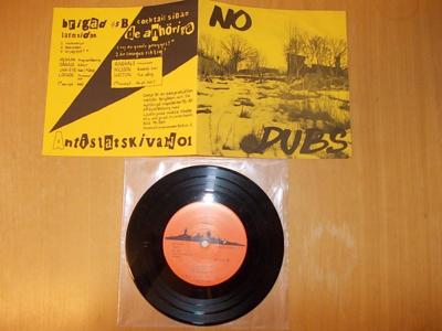 Tumnagel för auktion "”No Dubs” 7” EP Brigad45B/ De Anhöriga; KBD DIY Punk – Rosla rec Kez 57"